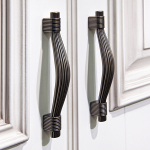 Cabinet &amp; Drawer Hardware